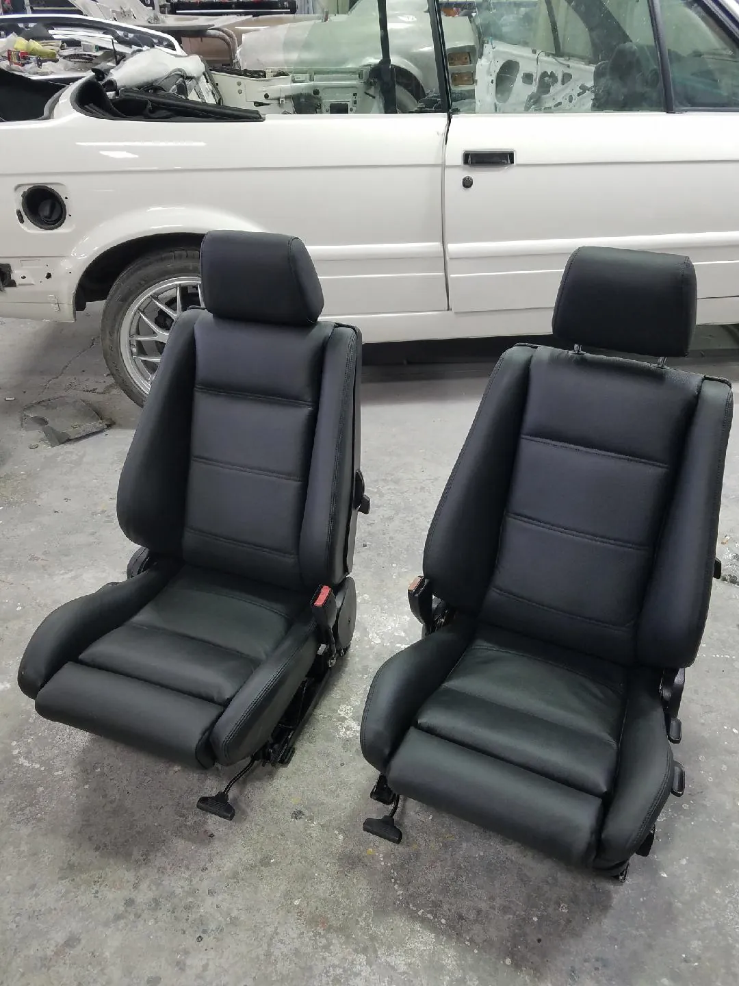 Sport seats, retrimmed