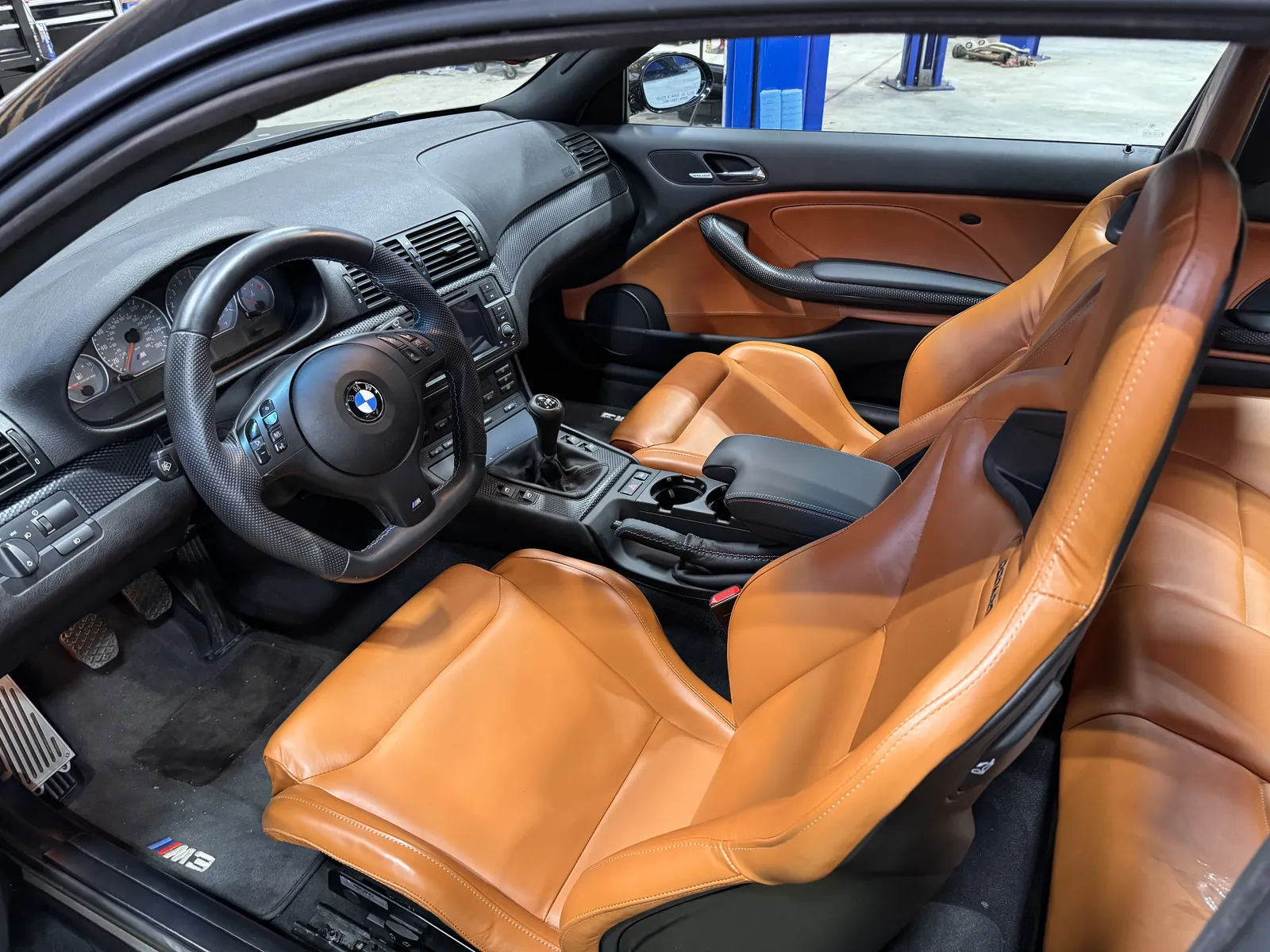 Cinnamon leather, Recaro seats