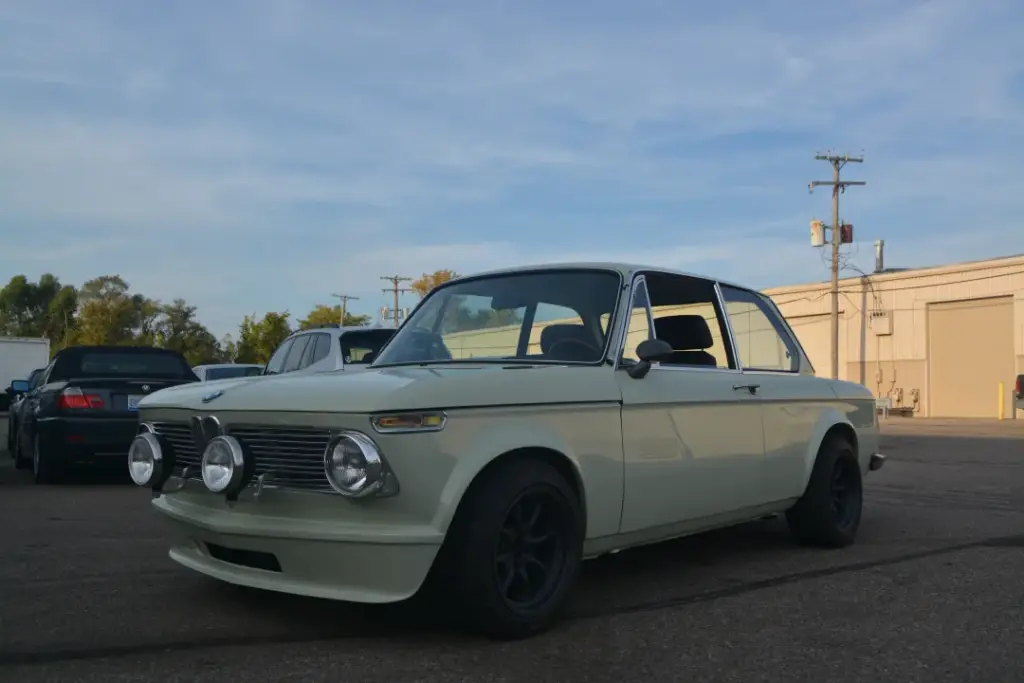 1968 BMW 1602 Florida Green Restoration / Build