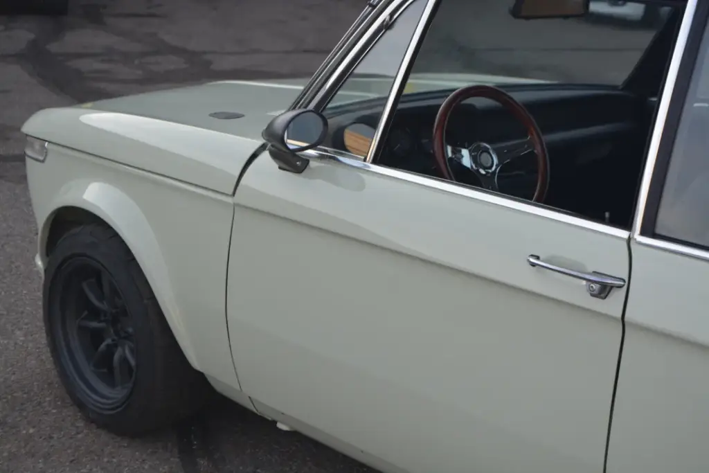 1968 BMW 1602 Florida Green Restoration / Build