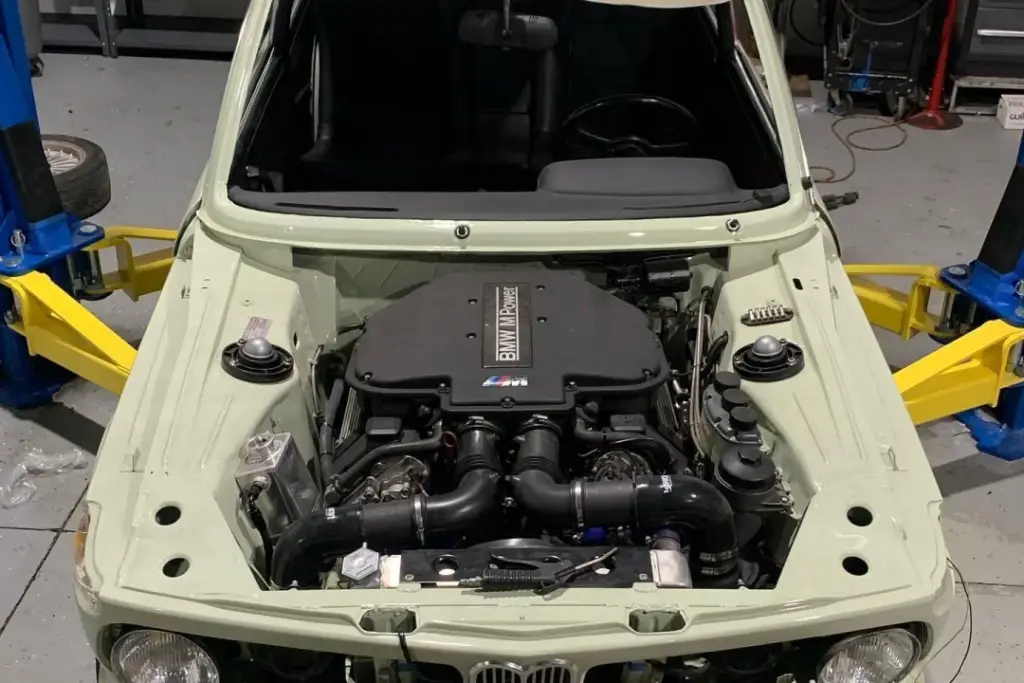 1968 BMW 1602 Florida Green Restoration / Build
