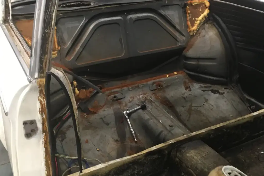 1968 BMW 1602 Florida Green Restoration / Build